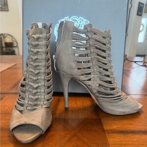Vince Camuto Elegant Gray Women's Heeled Sandals